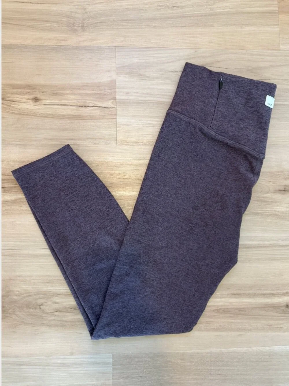 Vuori's Clean Elevation Legging - Heather plum color - S - Picture 1 of 7